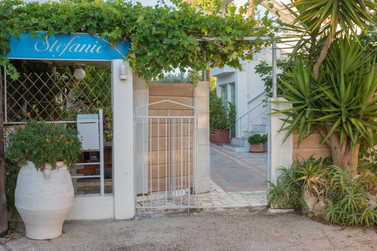 Stefanie Studios Agia Marina  Exterior photo