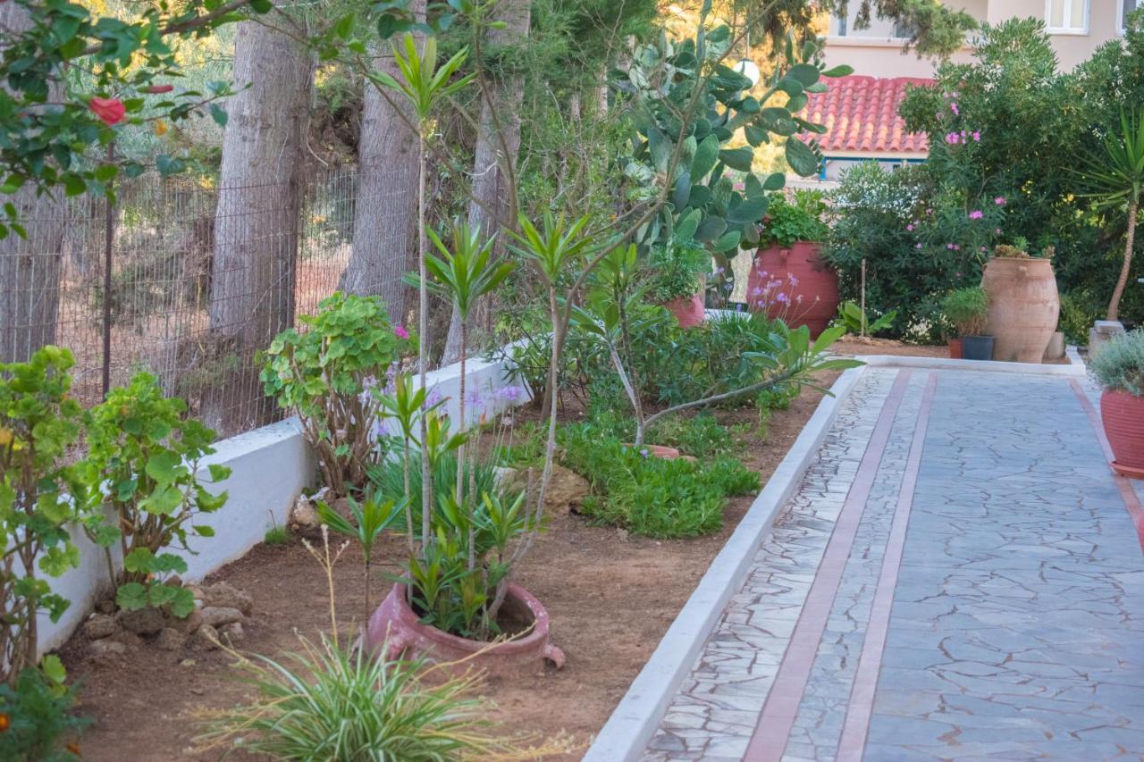 Stefanie Studios Agia Marina  Exterior photo